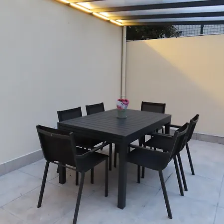 Deux Personnes Avec Salle De Bain Privative Bondy