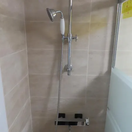 Deux Personnes Avec Salle De Bain Privative * Bondy